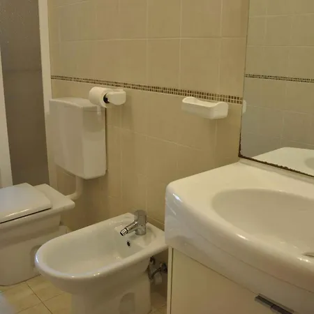 With Pool In Lazise-gardasee 57800 Appartamento